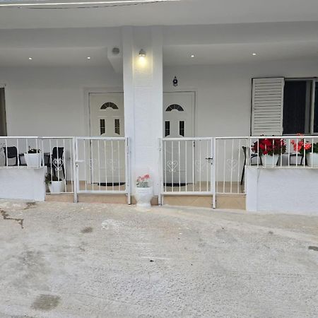 סרנדה Aila Apartment מראה חיצוני תמונה