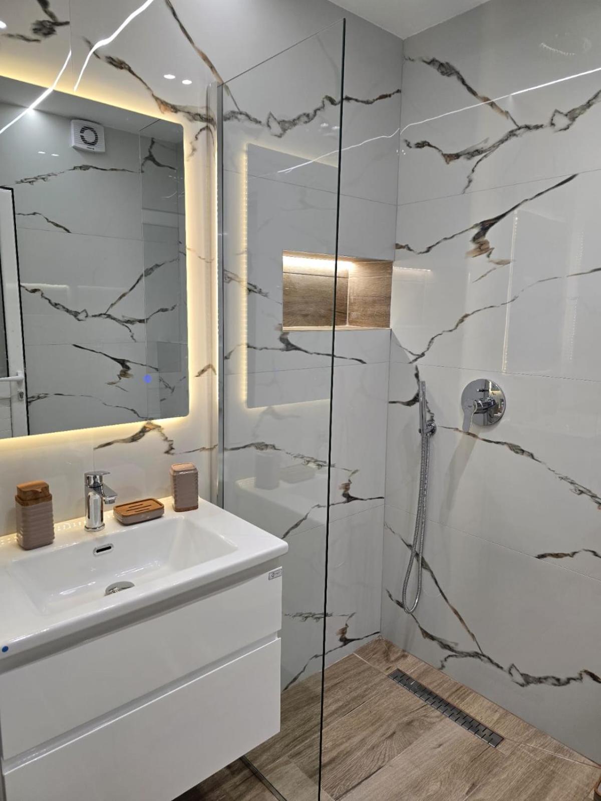 סרנדה Aila Apartment מראה חיצוני תמונה