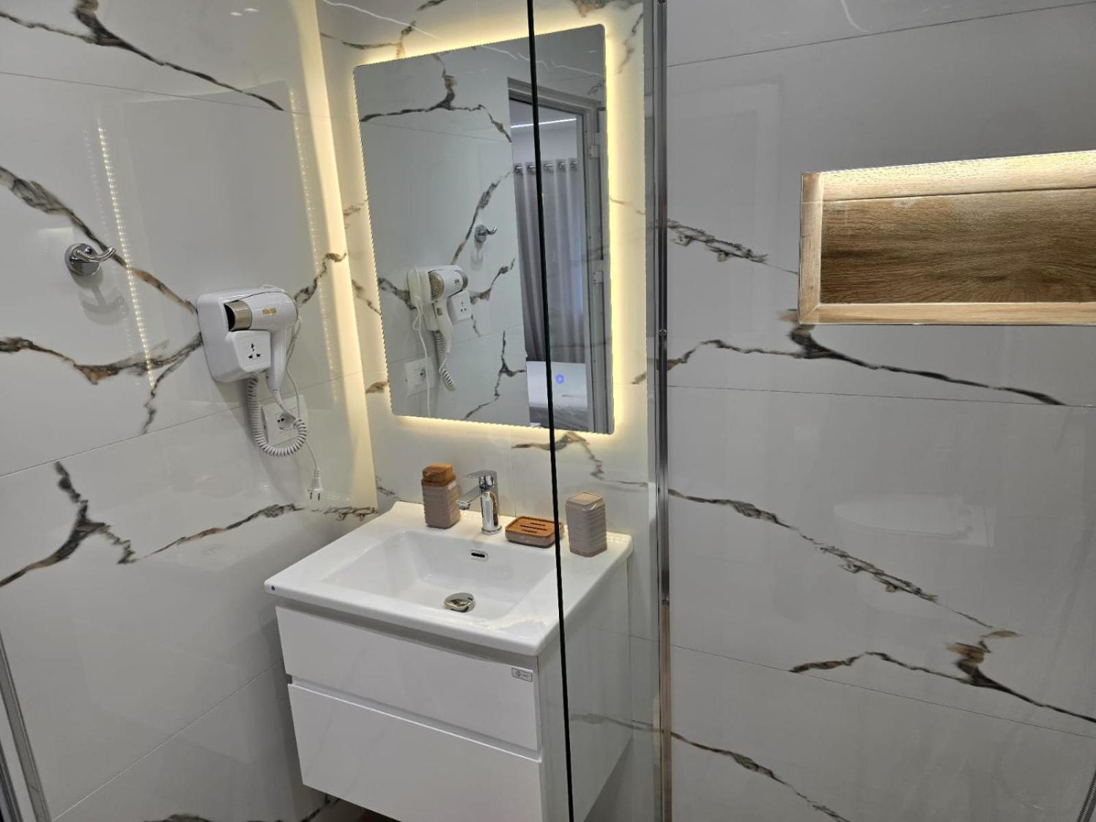סרנדה Aila Apartment מראה חיצוני תמונה