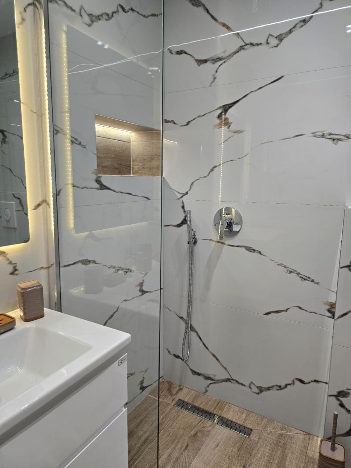 סרנדה Aila Apartment מראה חיצוני תמונה